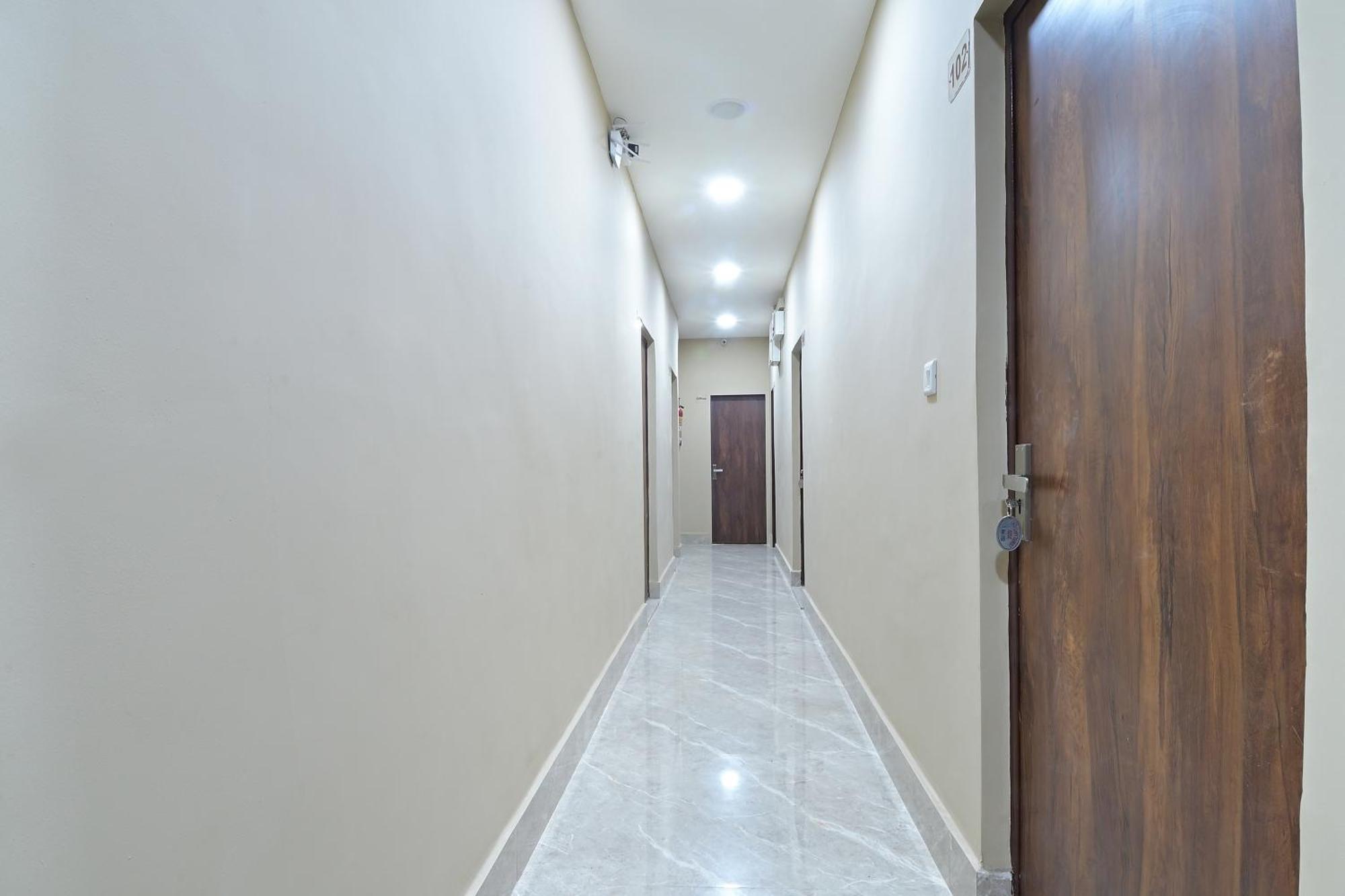 Chowdhry Tourist Lodge - New Delhi Railway Station - 2 Minutes Walk Экстерьер фото