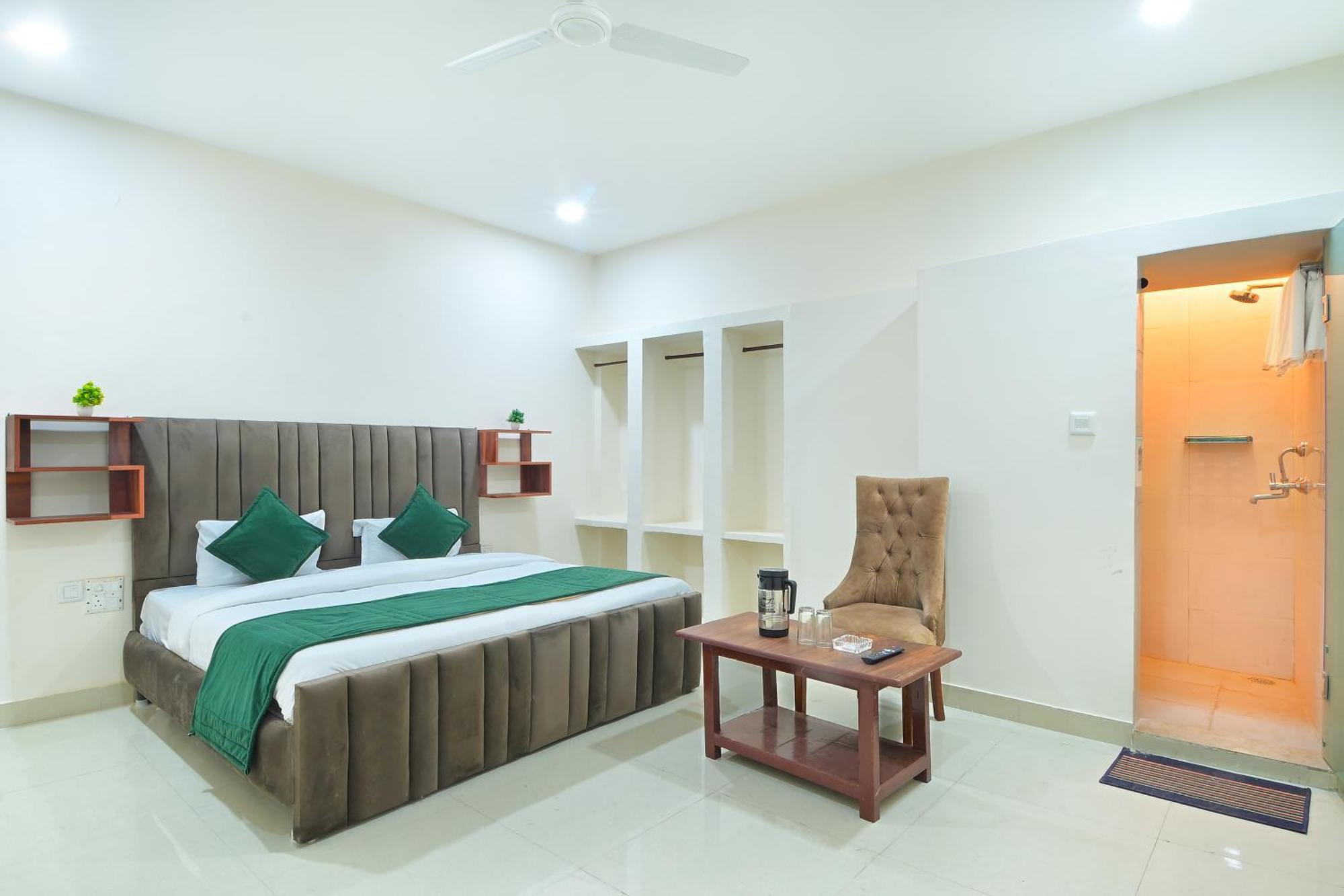 Chowdhry Tourist Lodge - New Delhi Railway Station - 2 Minutes Walk Экстерьер фото