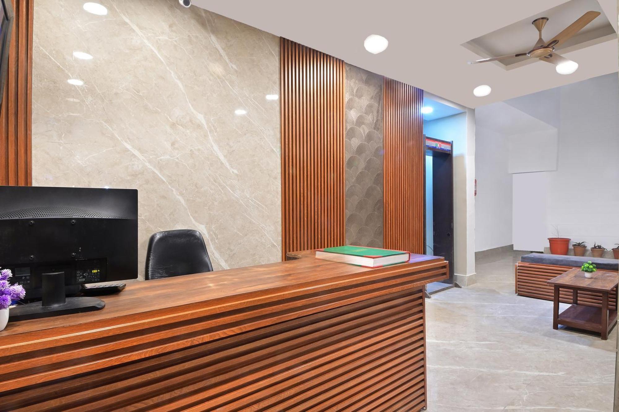 Chowdhry Tourist Lodge - New Delhi Railway Station - 2 Minutes Walk Экстерьер фото